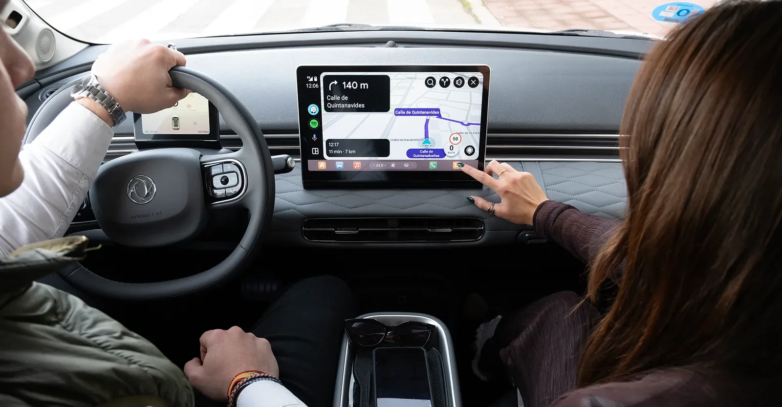 Salpicadero y pantalla táctil de 12,8 pulgadas del Dongfeng BOX